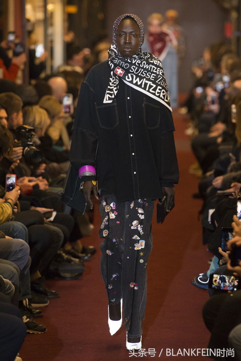 时装周eliesaab秀场,vetements男装发布会