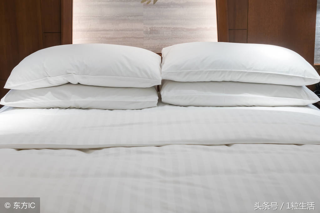 去除床单血渍后床单变白,白床单发黄用什么洗能变白