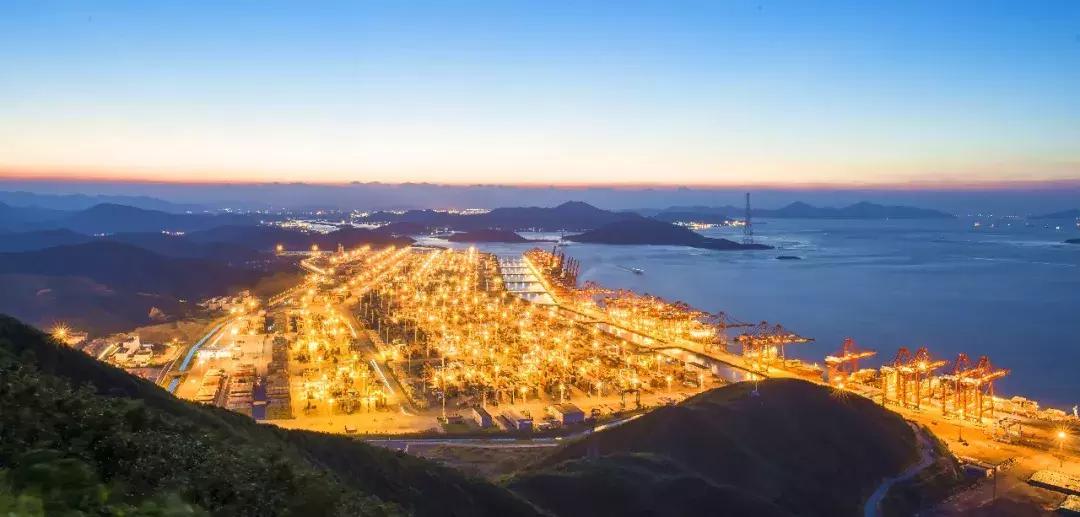 这座浙东港城坐拥最迷人的港湾，早春梅香扑鼻而至，自驾2.5h即达！