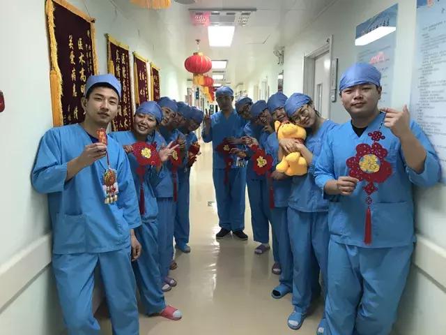 今天，小编带您去转转，看看北医三院里的年味儿