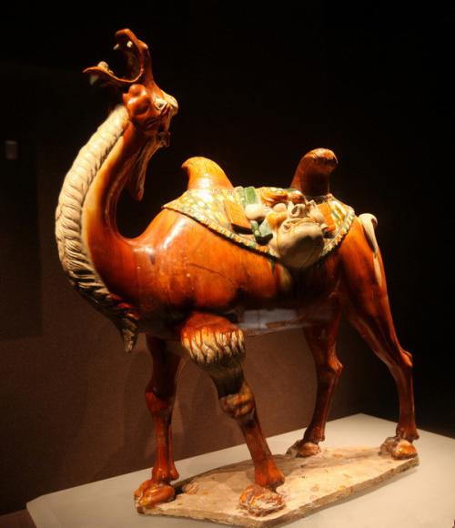 摆地摊卖的古董是真的吗,地摊上买的假古董专家鉴定是真的