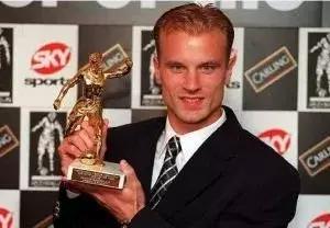 天下足球最催人泪下的文案,天下足球催泪文案大罗