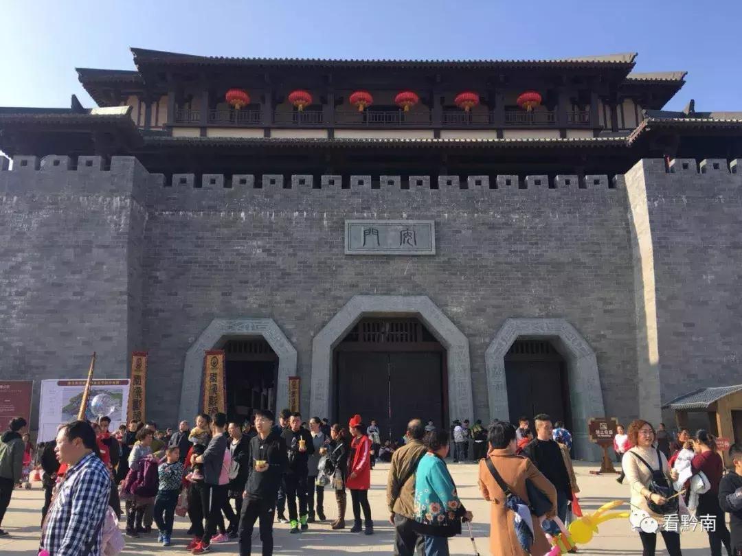 大年初一都匀哪里热闹,大年初一的现状