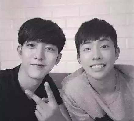 撞脸到这份上?难道你是我失散多年的......