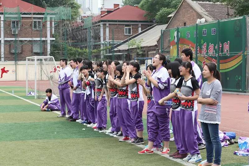 身边的好学校|天津市第五十四中学迎来足球洋教练让足球精神为学生的性格养成奠基