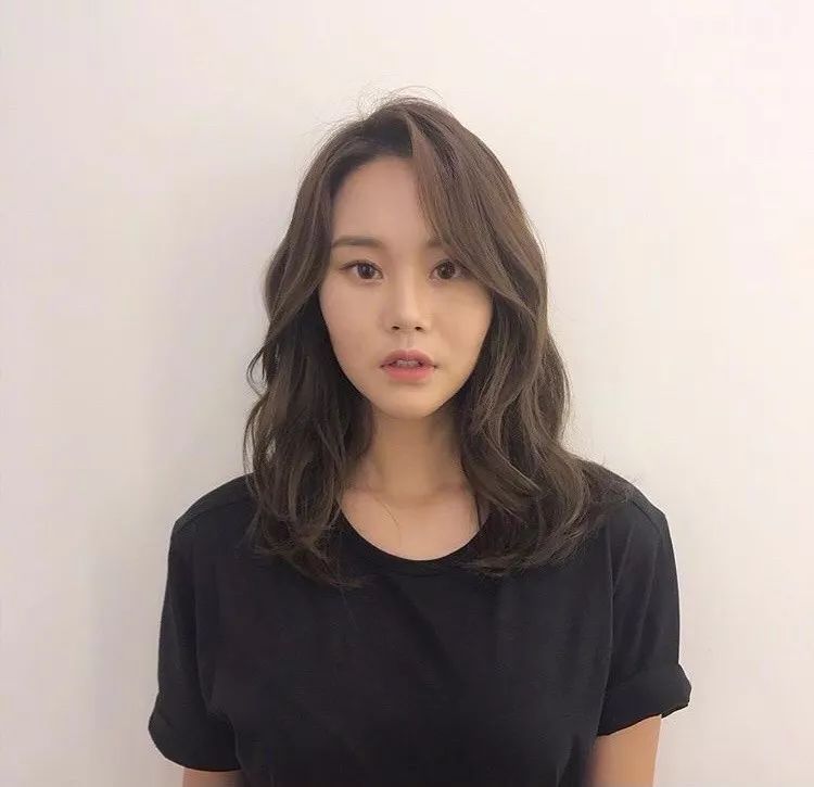 额头短脸大适合什么刘海,脸大发际线高适合什么刘海