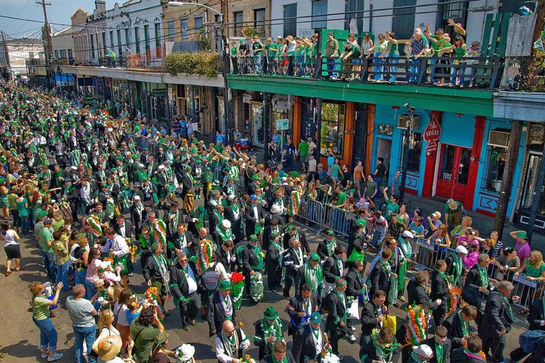 越“绿”越开心｜喝着啤酒过大节