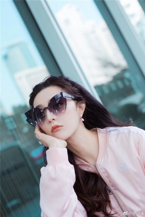 范冰冰近日开直播卖化妆品,范冰冰卖化妆品