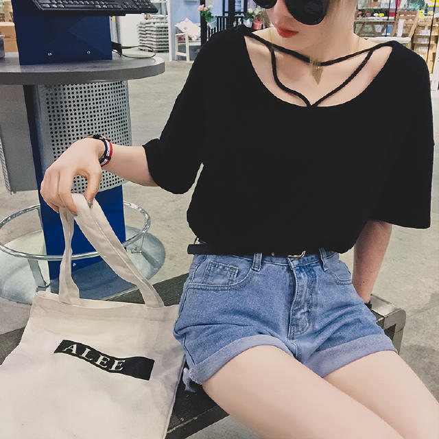 不想烂大街？一件镂空让你与她美的不一样