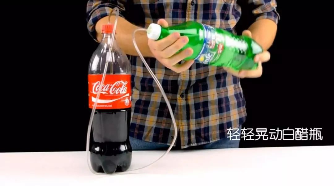 如何用可乐充气,用可乐怎么给气球充气