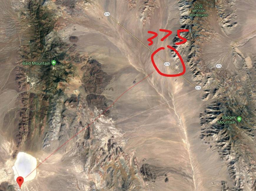 站在这里可以肆无忌惮地近距离注视51区