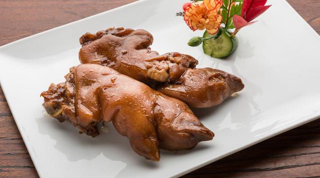 骨质疏松的药膳食谱,栗子芡实百合猪手淮山汤的功效