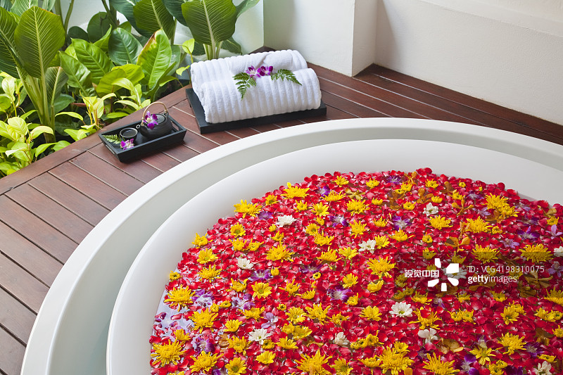 泡个澡缓解疲劳,节后综合征中医调理