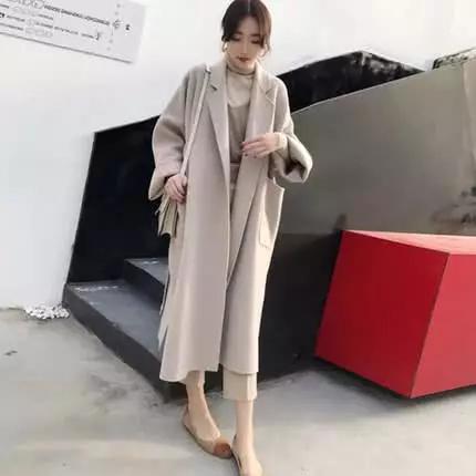 黑色大衣穿搭高级感小个子,想要高级感就穿黑色大棉服