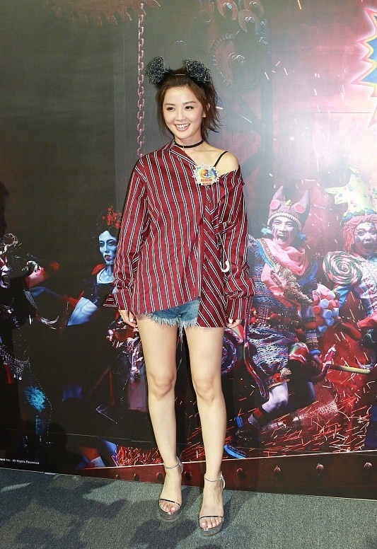 现在的年轻人穿衣服好潮流时尚,如何穿衣服才能时尚潮流