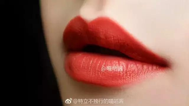 枫叶16号黄颜色的口红显白,黄黑皮嘴巴比较红的口红推荐