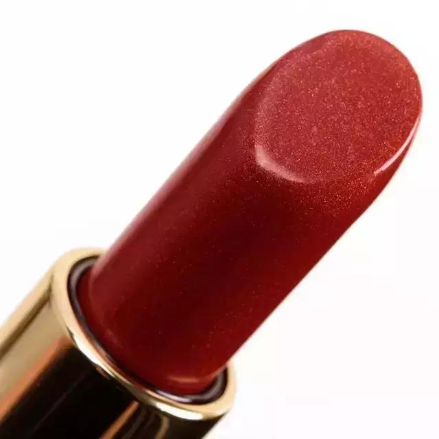 枫叶16号黄颜色的口红显白,黄黑皮嘴巴比较红的口红推荐