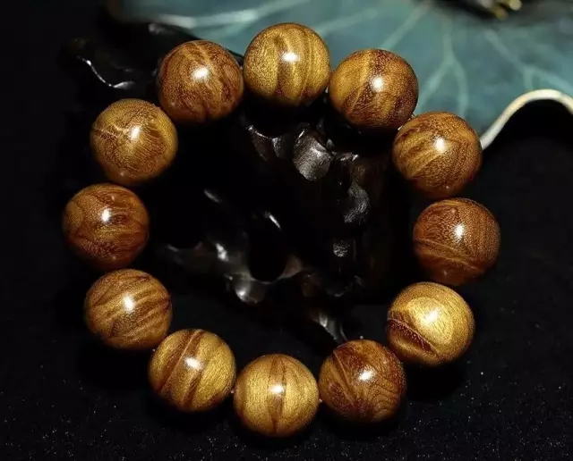 什么属相适合戴什么手链,什么属相配什么手串