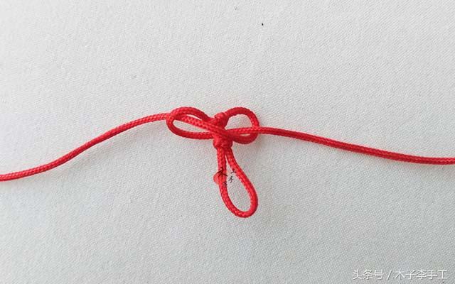 女生手链黄金首饰编法,红绳编心形手链的方法