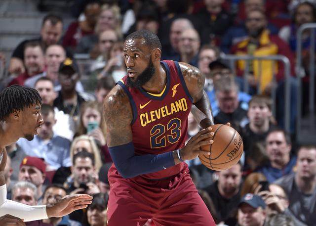 詹皇三双骑士遭连败,骑士大战奇才詹皇绝杀