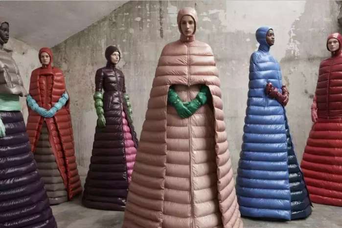 抱着狗狗走秀,抱着狗狗模特走秀视频