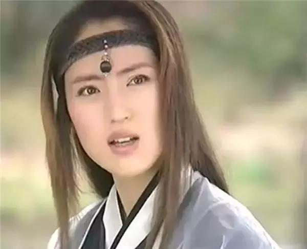 雪花女神龙演员对比,雪花女神龙董璇多大