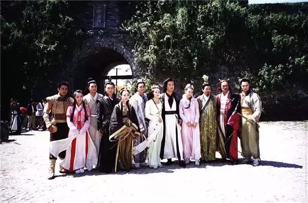 武林外史白飞飞为什么毁朱七七容,武林外史白飞飞被朱七七气得吐血