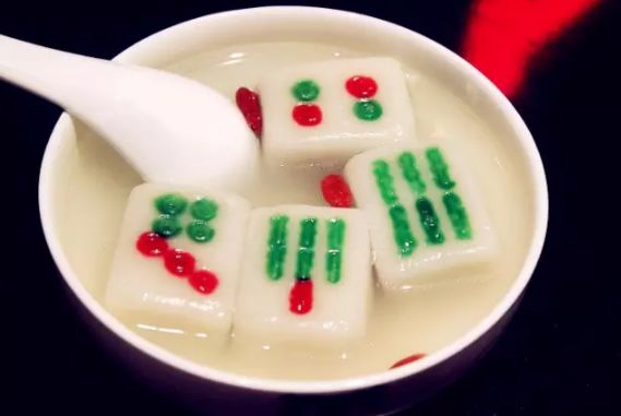 费列罗馅儿的汤圆,费列罗汤圆和红糖糯米小丸子