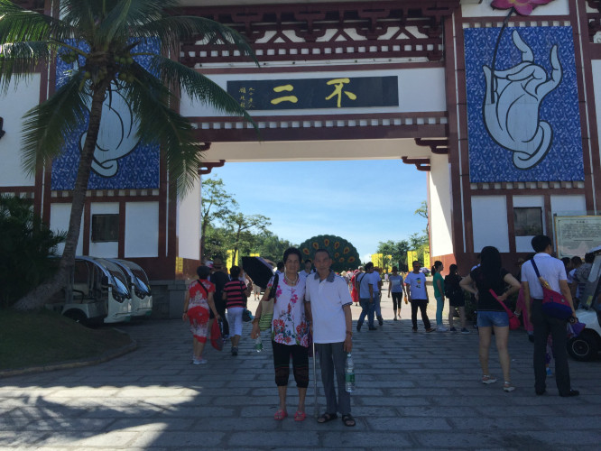 带上父母去看海完整视频,带你去三亚一起看海享受亲子时光