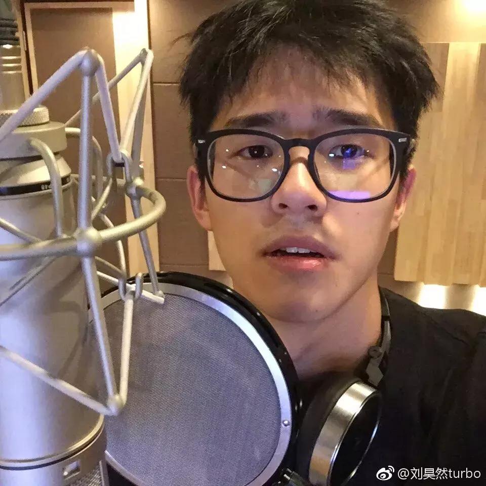 教你一招简单拍出漂亮的自拍照,如何拍出好看的自拍照