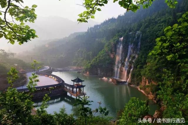 在青山绿水间游玩,在青山绿水间感受大自然