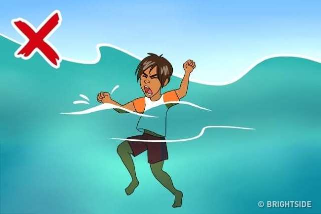 三男三女被困大海他们如何自救,在大海里面摔进海水里面怎么自救