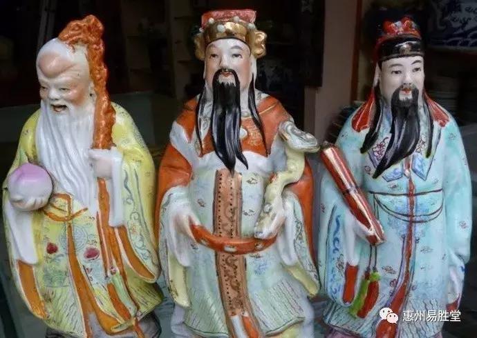 店里的财神爷怎么供奉,公司财神爷有什么讲究