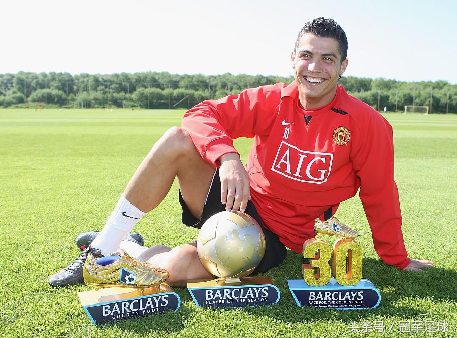 克里斯蒂亚诺罗纳尔多唱皇马队歌,克里斯蒂亚诺罗纳尔多霸气庆祝