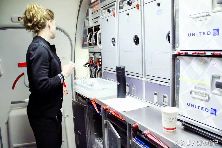 乘务员的行为细节,乘务员背后的心酸