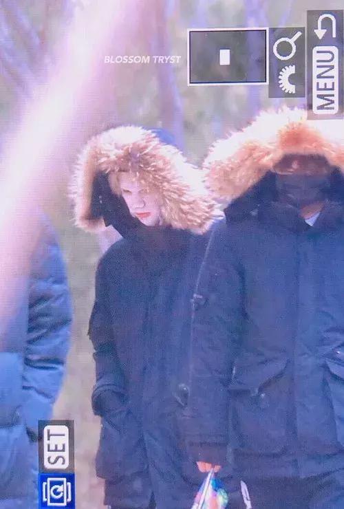 蔡徐坤张艺兴唇膏图片,朱正廷看蔡徐坤唇膏