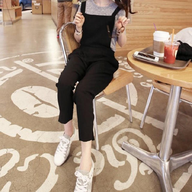 穿背带裤里面要穿一条裤子吗,穿背带裤又不想露腿