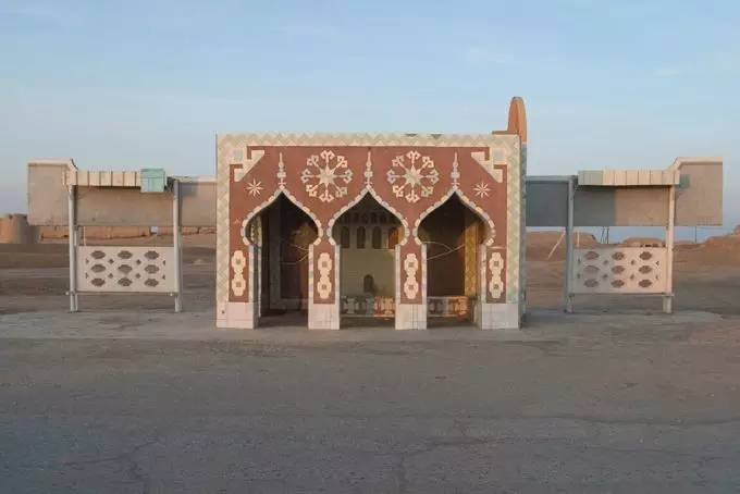 上的是公交，爱的却是公交站