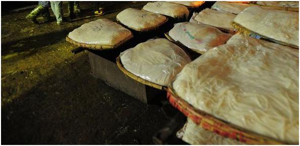 米线店加盟还是自营,米线店和麻辣烫店的区别