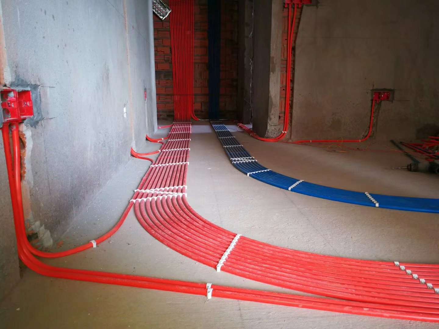 近光灯泡安装方法,简易灯泡安装方法