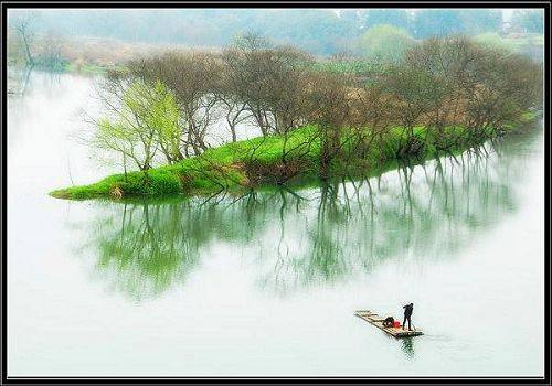 杜甫笔下春天的江山是壮丽的,杜甫绝句描述什么样的春天的景色