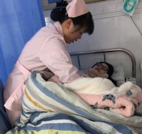 医院最美巾帼文明岗,最美巾帼奋斗者事迹医疗