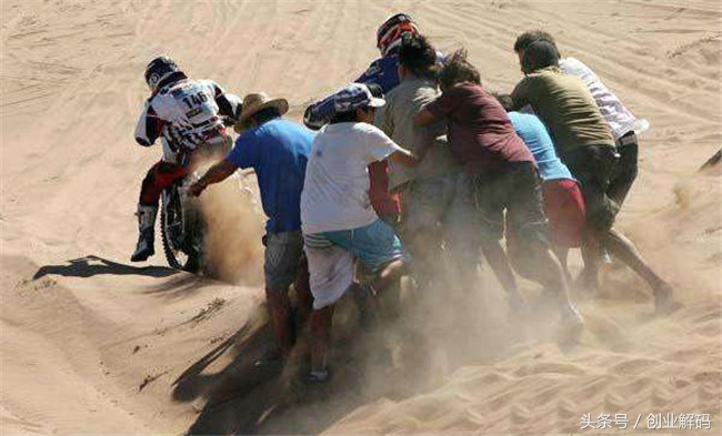 对比别人的成功感觉自己好痛苦,看懂了就知道自己穷了