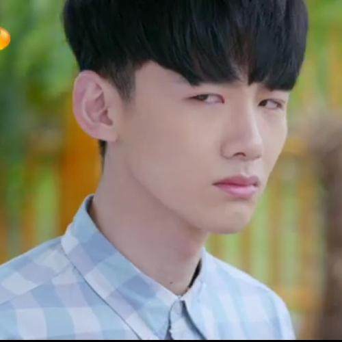 说好的喉结控:白敬亭温柔鹿晗深沉,让*欲人**罢不能的却是他