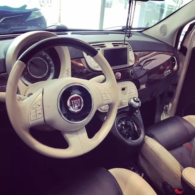 什么车最经济实惠适合女孩子开的,新手买什么车适合女生开