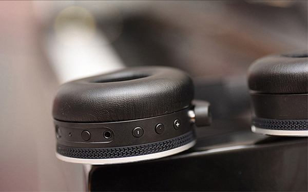 akg耳机对比beats耳机 (小米耳机和akg的耳机哪个更好)