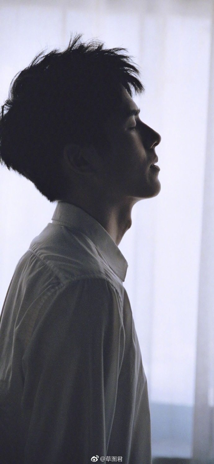 说好的喉结控:白敬亭温柔鹿晗深沉,让*欲人**罢不能的却是他