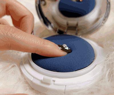 气垫粉扑与粉底刷哪个更好,粉底气垫粉扑最好用的