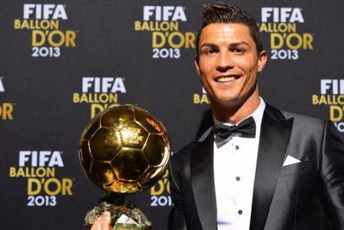 梅西和c罗十年独霸金球奖的神话,11-12赛季梅西和c罗数据对比