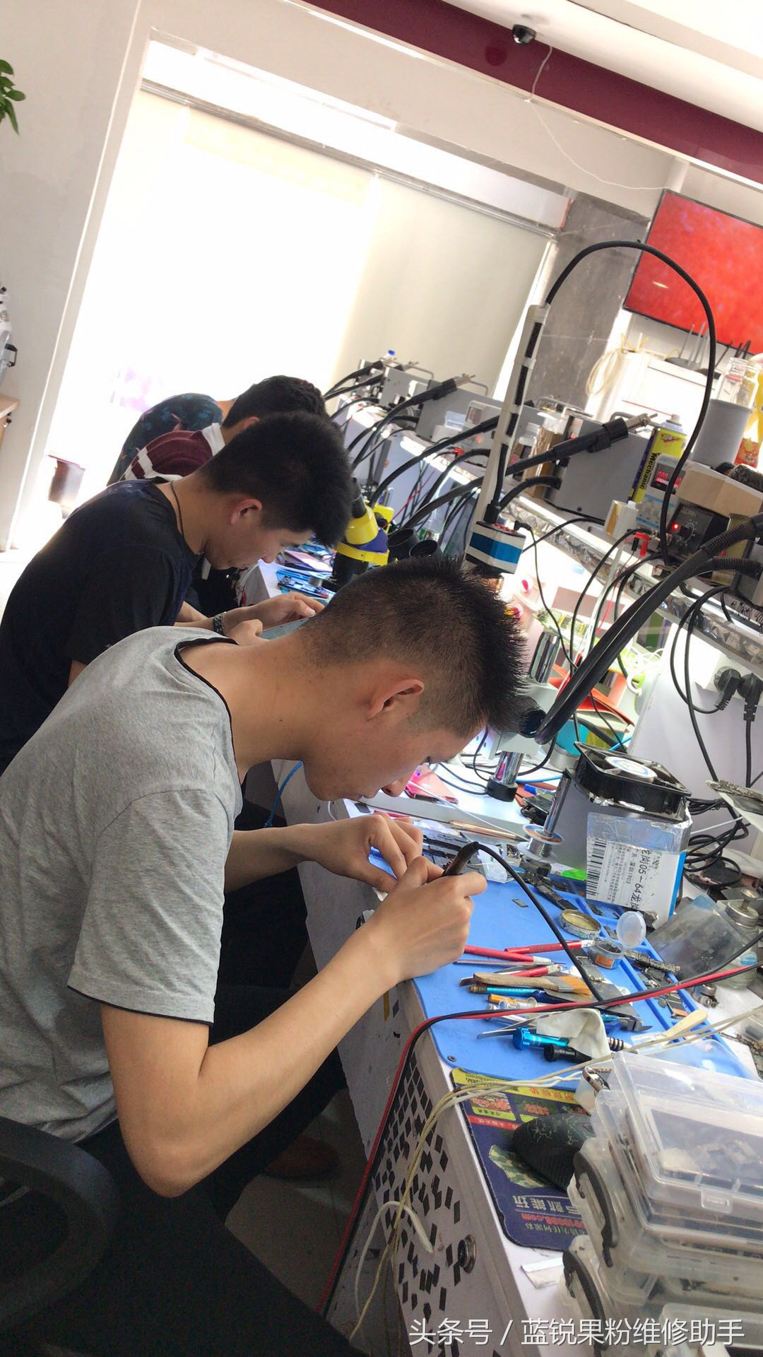 iphone6s的cpu坏了,iphone6cpu上盖损坏更换